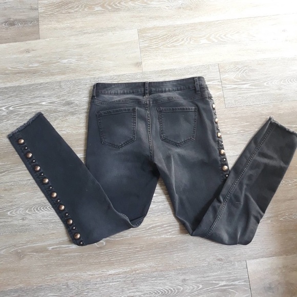 Romeo & Juliet Studded Side Skinny Jeans - Picture 3 of 7